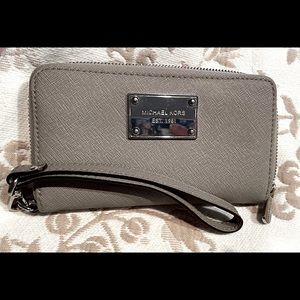 Michael Kors Wristlet